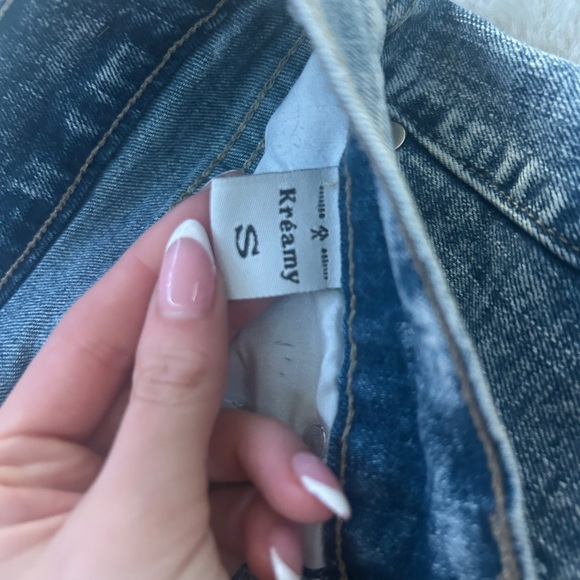 HIGH RISE RIPPED SHORTS🩵🩵 - Picture 5 of 5